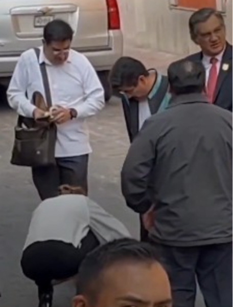 Mujeres: dos formas de morir