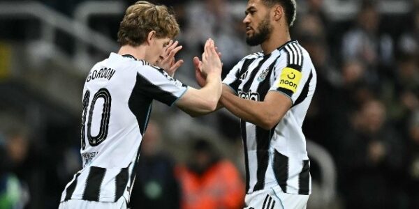Newcastle y Leverkusen clasifican sin sobresaltos