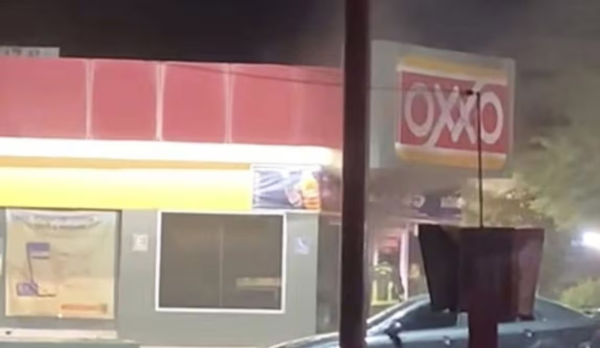 Se registran varios incendios en San Luis Río Colorado, vehículos, tienda y camiones de reparto consumidos por el fuego