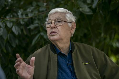 “Tenemos que cambiar; el pueblo quiere preservar la Revolución”