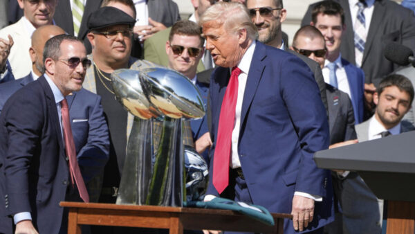 Trump se retira del Super Bowl mientras Bad Bunny deslumbrará en el escenario