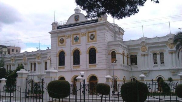 "Un periodista ecuatoriano denuncia: 'Si realizas un trabajo que daña la imagen institucional, ya no eres apto'"