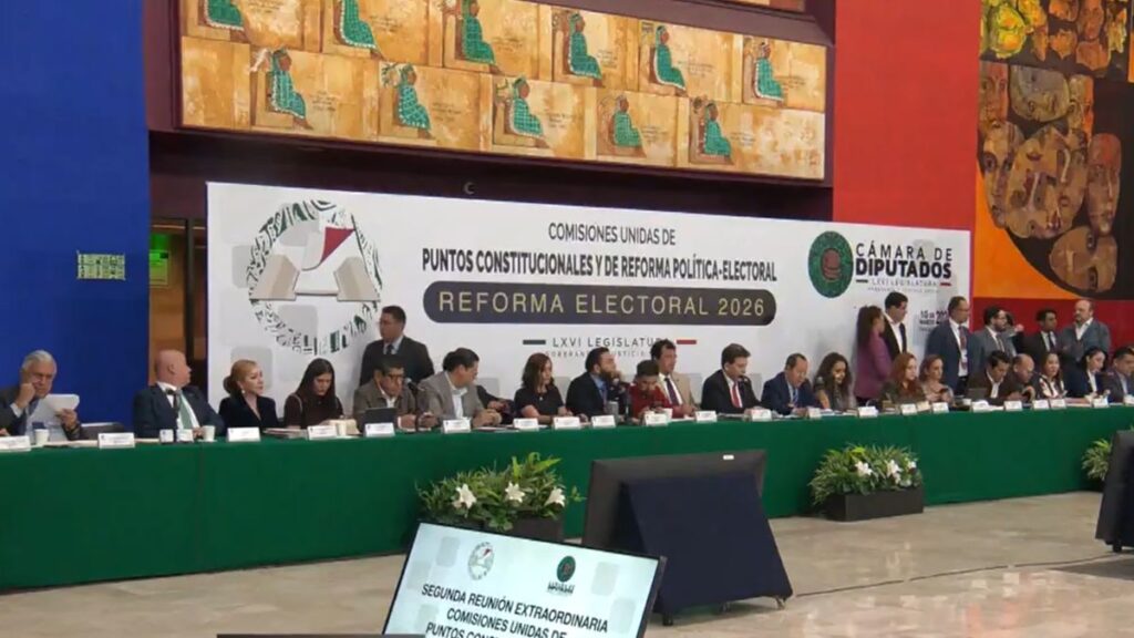 Aprueban en comisiones dictamen de reforma electoral