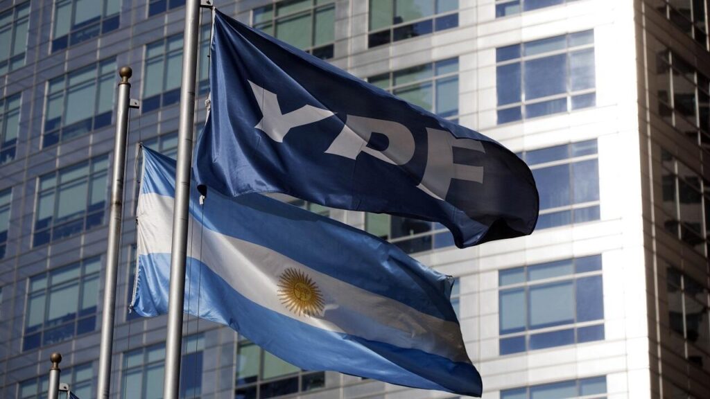 Argentina ahorra USD 16.100 millones gracias a una victoria judicial sobre la estatización de YPF