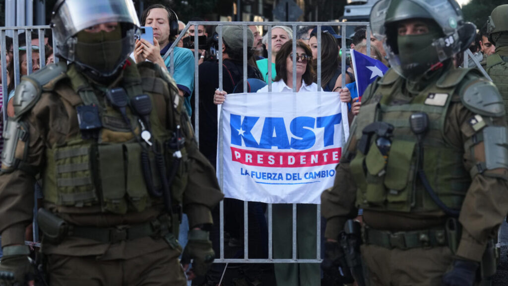 Chile: El nuevo presidente Kast anuncia indulto para policías condenados por represión en 2019