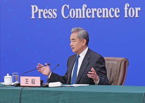 Confrontación entre China y EU “perjudicará al mundo”, dice canciller Wang