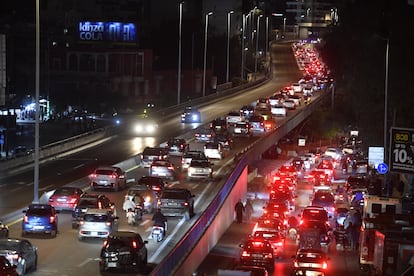 Israel causa más de 30 muertos en Líbano tras sumarse Hezbolá a la batalla