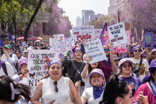 La ola violeta del 8M tiñe las calles en México: “No llegamos todas”