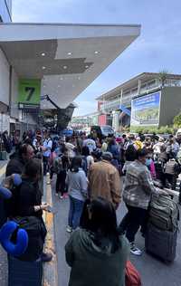 La Presidenta deja entrever salida al conflicto en el AICM