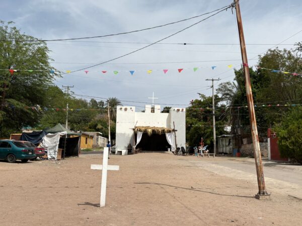 Preparan Domingo de Ramos en la Ramada de Fariseos del Coloso Alto