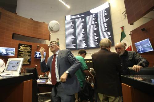 Prevé Morena aprobar el miércoles el plan B; Verde y PT mantienen apoyo