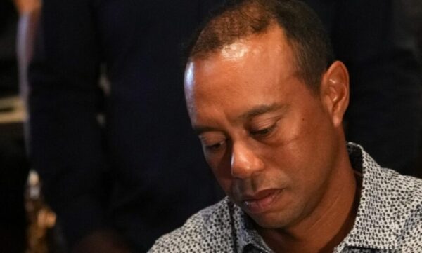 Tiger Woods es arrestado tras accidente de tráfico