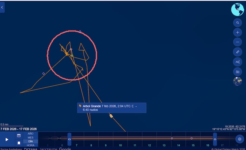 Un buque de Pemex que repara ductos estuvo anclado más de ocho días en la zona del derrame en el Golfo