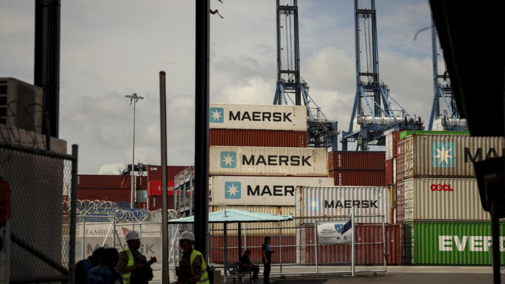 Canal de Panamá: Aumentan los precios para reducir las filas por el bloqueo de Ormuz