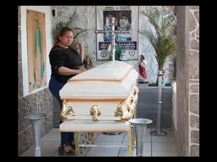 Cecilia Flores da último adiós a si hijo Marco Antonio este jueves Santo