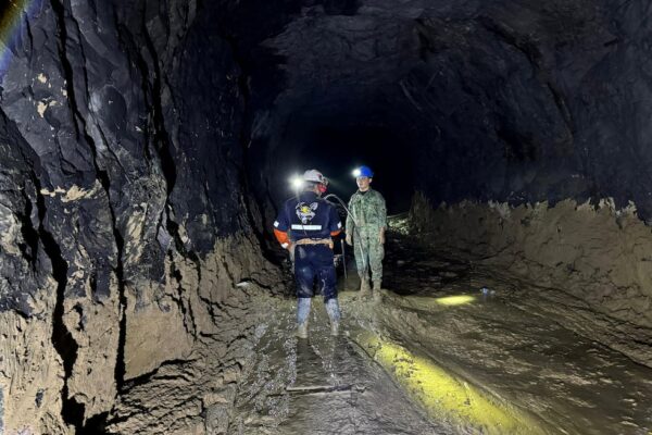 Cuenta regresiva para encontrar al último minero atrapado en Sinaloa