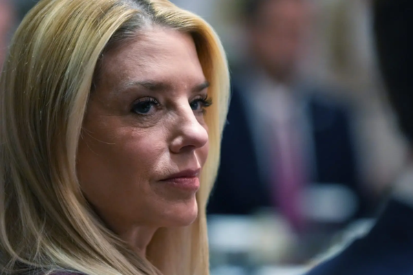 Donald Trump anuncia la salida de Pam Bondi de la Fiscalía General de Estados Unidos