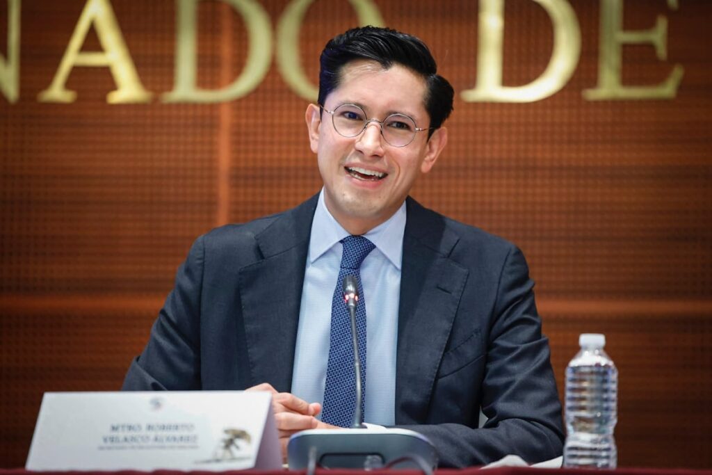 El nuevo canciller Velasco habla de los lazos con La Habana en una llamada con su homólogo cubano