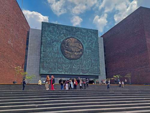 Entre críticas, integran tres listas de aspirantes a consejeros del INE