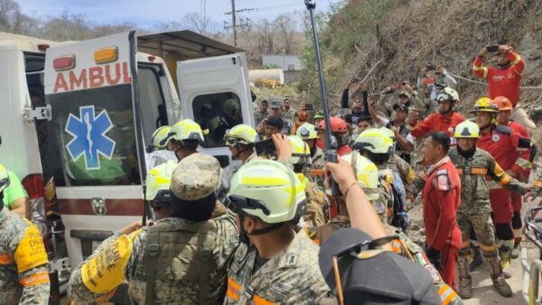 Identifican a tercer minero localizado en mina de Sinaloa