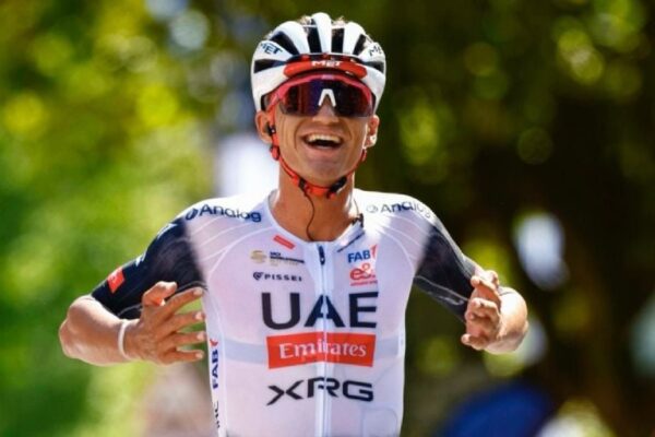 Isaac del Toro se lesiona: alerta por la última joya del ciclismo azteca