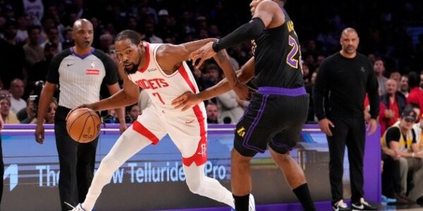 Lakers contienen a los Rockets y amplían la ventaja