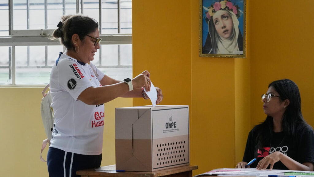 Las elecciones en Perú y el "enorme escándalo" vinculado a la empresa Galaga