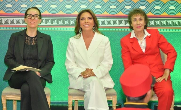 Lotería Nacional y Panini lanzan nueva edición gratuita del Álbum Retro de Fútbol