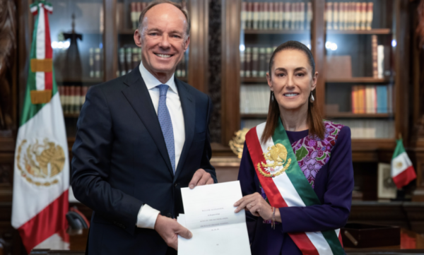 Sheinbaum recibe cartas credenciales de 5 embajadores