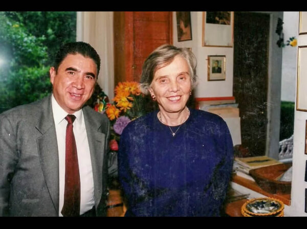 A veces pienso que “Monsi” ya viene por mí, pero no se me pega la gana de morir: Elena Poniatowska
