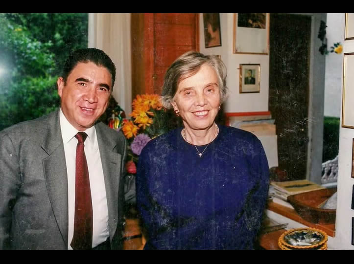 A veces pienso que “Monsi” ya viene por mí, pero no se me pega la gana de morir: Elena Poniatowska