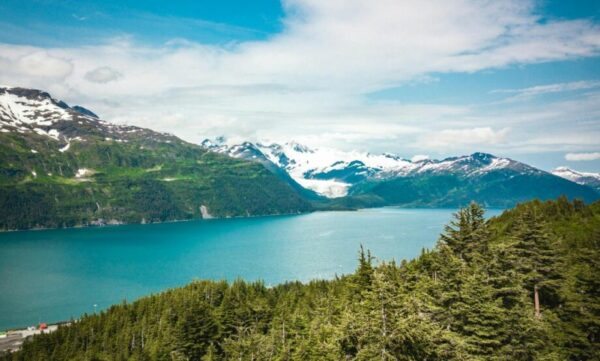 Analizan deslizamiento de tierra en Alaska