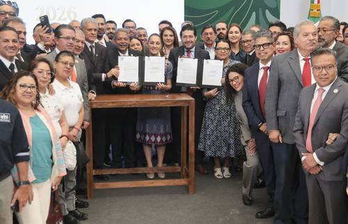 Ante dirigentes sindicales, Sheinbaum destaca logros de “la primavera laboral”