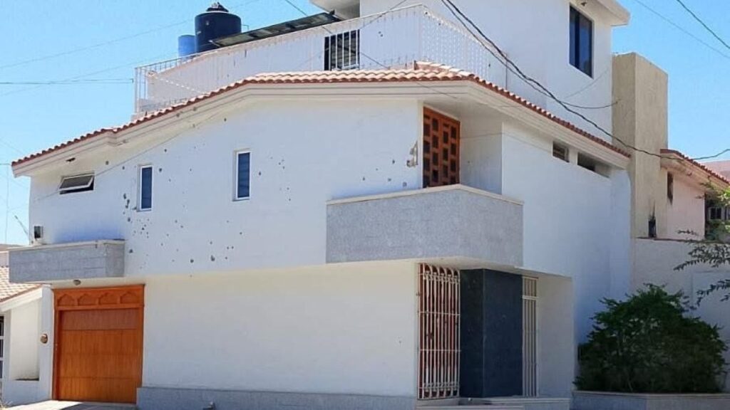 Atacan casa deshabitada de Rubén Rocha