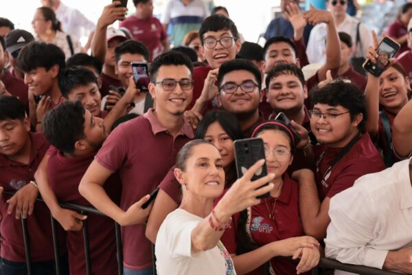 Beca Gertrudis Bocanegra llega a Chiapas