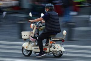 CDMX regulará scooters y bicis eléctricas