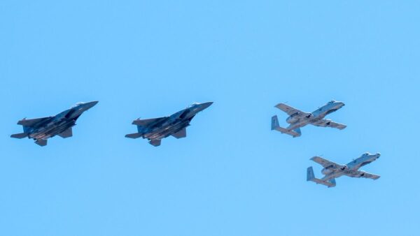 Chocan dos jets de la Armada de EUA
