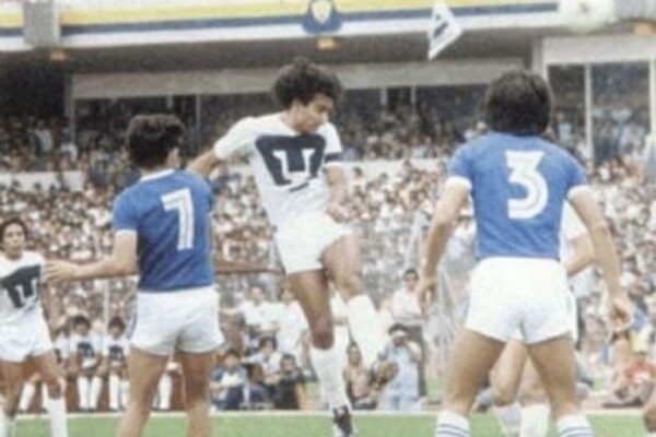 ¿Cómo fue la última final entre Cruz Azul y Pumas en la Liga MX hace 45 años?