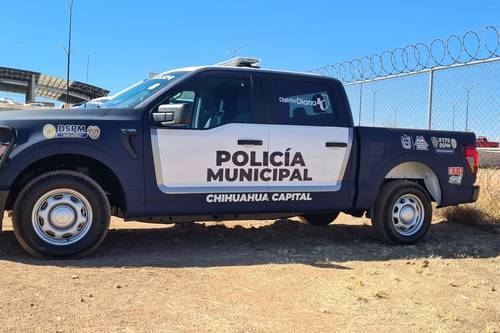 Creen que lo de allá es mejor: Sheinbaum sobre logos de policía de NY en Chihuahua