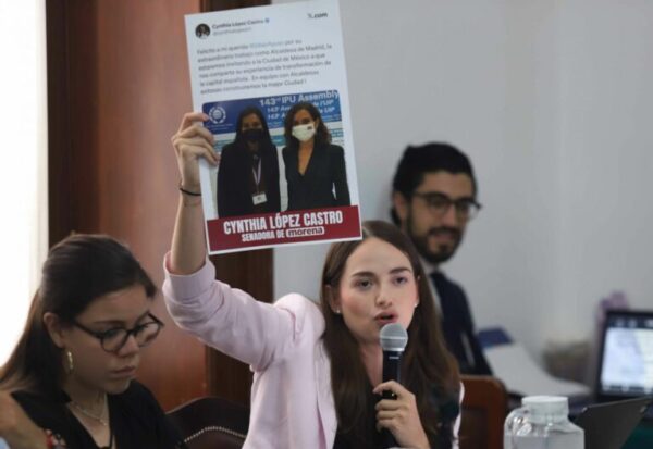 Cuestionan a Rojo de la Vega en comparecencia