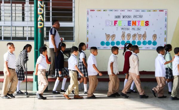 El anuncio de adelantar las vacaciones desata una oleada de indignación: “No les interesa el aprendizaje de los niños”