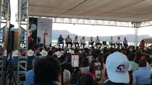 Entrega Claudia Sheinbaum acueducto a la comunidad comca’ac