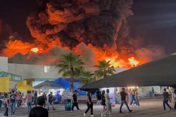 Fallecen 5 personas por incendio en feria de Tabasco