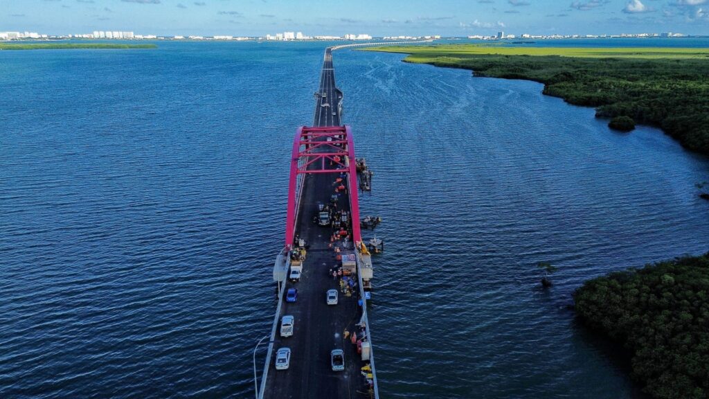 Inauguran puente Nichupté en Cancún