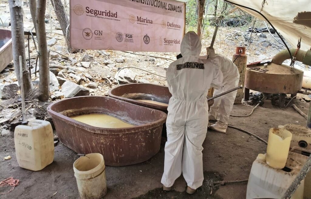 Marina desmantela dos narcolaboratorios en Sinaloa