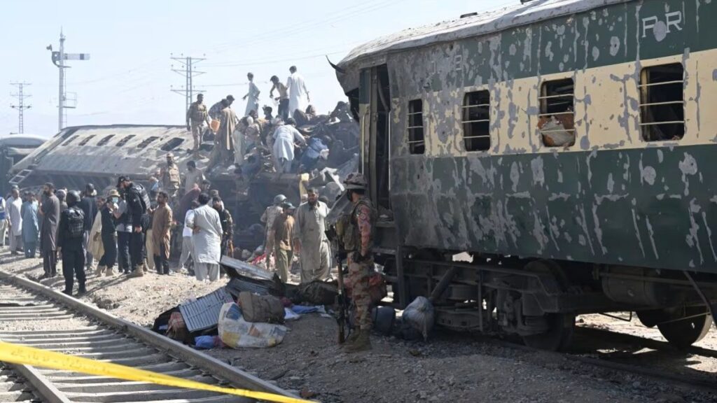 Más de 20 muertos en ataque a tren en Pakistán