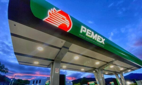 Pemex logra reducción histórica de deuda