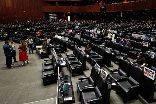Reforma para aplazar elección judicial, avalada en San Lázaro