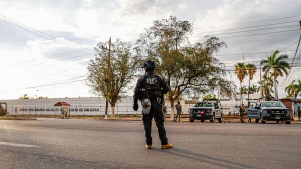Riña en penal de Sinaloa deja personas fallecidas