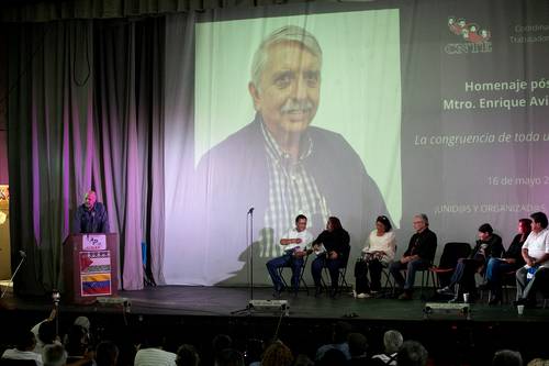 Rinden homenaje póstumo al líder magisterial Enrique Ávila